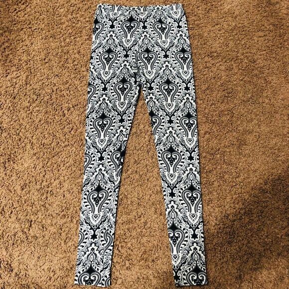 Forever 21 Women’s High Rise Stretch Long Leggings Pants Print Black White Small - Picture 1 of 5